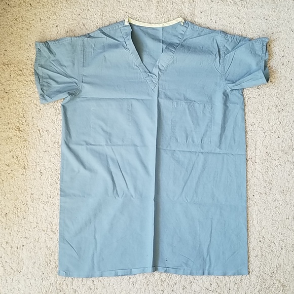 Seafoam green scrubs top and pants set - Picture 2 of 3